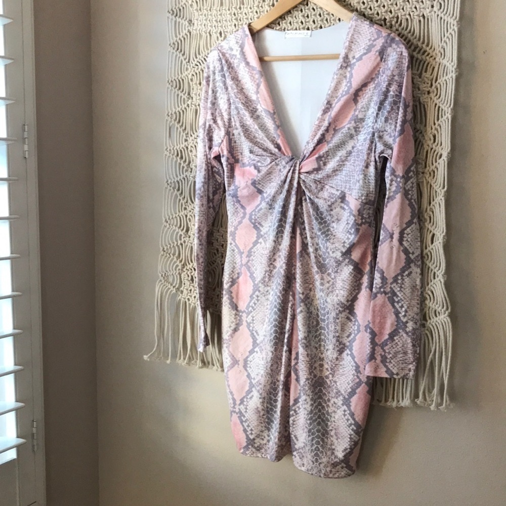 Nanamacs snake skin bodycon plunge neck long sleeve sz M dress